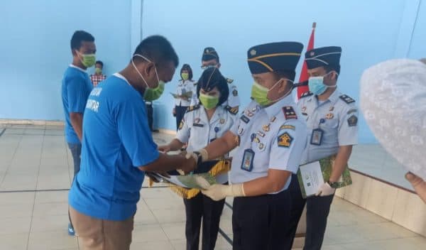 443_warga_binaan_lapas_pematangsiantar_dapat_remisi_lebaran