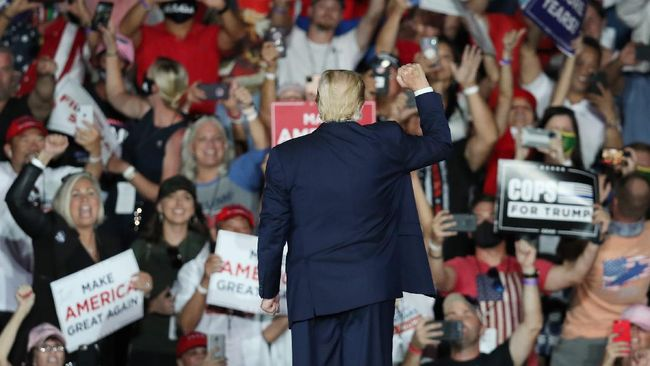 4_bintang_ufc_ini_justru_favoritkan_trump_di_pilpres_as