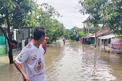 4_kecamatan_di_kota_solo_direndam_banjir_4400_warga_mengungsi