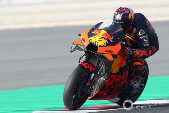 4_pembalap_bersaing_rebut_tempat_di_ktm_espargaro_saya_punya_kontrak