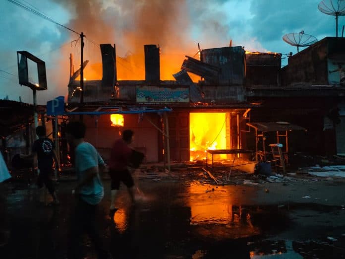 4_unit_ruko_musnah_terbakar_di_padang_lawas_utara
