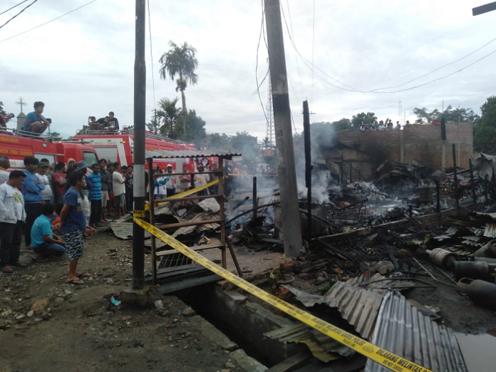 4_unit_rumah_ludes_dilalap_si_jago_merah_di_laguboti_toba