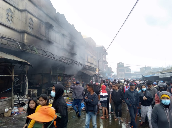 500_kios_terbakar_di_pasar_tingkat_berastagi
