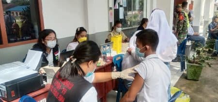 500_siswa_sman_1_dolok_batu_nanggar_serbelawan_divaksin_tahap_ii