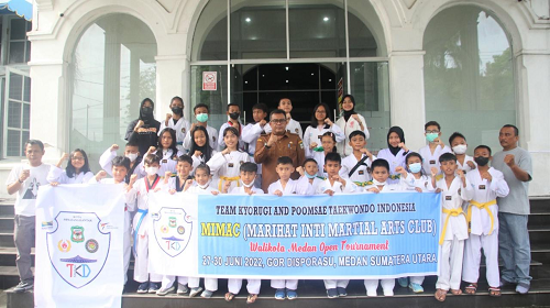 50_atlet_taekwondo_mimac_siantar_diberangkatkan_ke_piala_wali_kota_medan