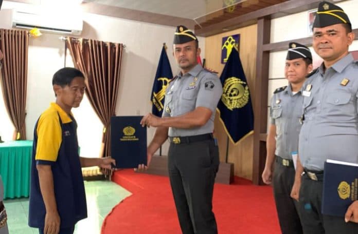 52_warga_binaan_lapas_tanjung_balai_asahan_dapat_remisi_natal