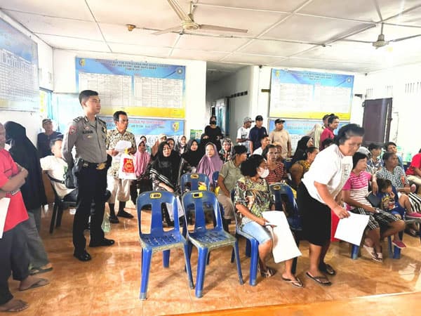 593_kk_dari_kecamatan_air_putih_terima_bansos_pkh_di_desa_sukaraja