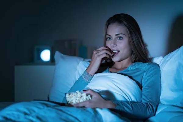 5_jenis_makanan_yang_harus_dihindari_sebelum_tidur_apa_saja
