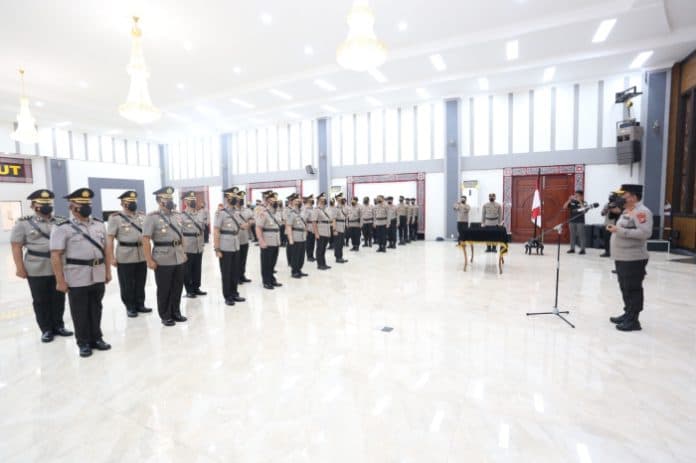 5_kapolres_dan_4_pejabat_utama_polda_sumut_disertijabkan