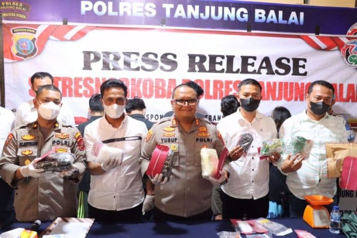 5_pemain_sabu_dan_pil_ektasi_di_tanjungbalai_ditangkap_kapolres_diduga_jaringan_internasional