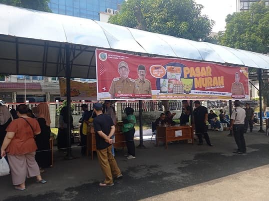 5_ton_beras_habis_terjual_di_pasar_murah_medan