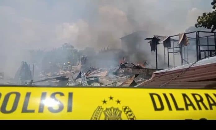5_unit_rumah_terbakar_di_jalan_bersama_medan_tembung
