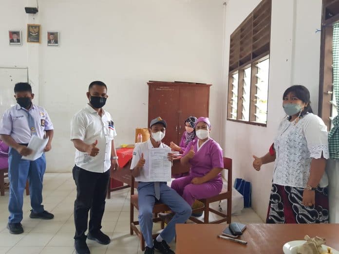 600_siswa_sman_6_siantar_ikuti_vaksinasi_di_sekolah