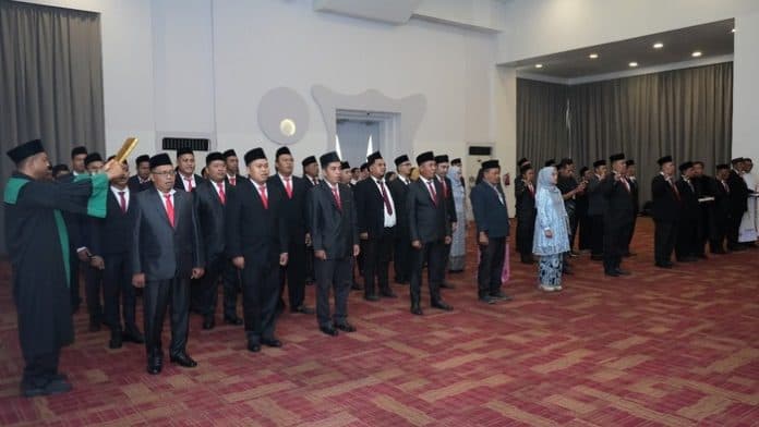 66_anggota_panwascam_se_deli_serdang_dilantik_bupati_jalankan_profesionalisme
