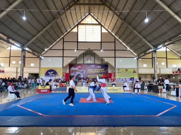 695_atlet_bersaing_di_bodil_taekwondo_championship_2024