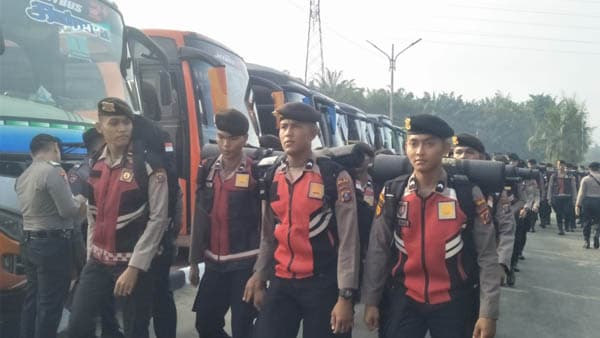 6980_personel_pengamanan_pemilu_dari_polda_sumut_dilepas_ke_daerah