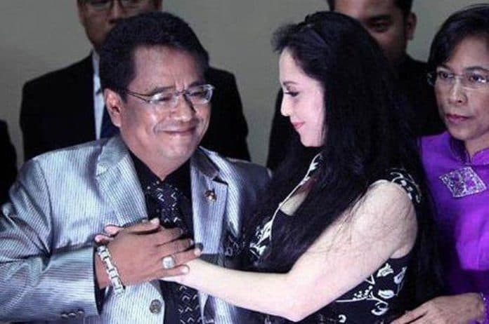 6_tahun_jalin_hubungan_hotman_paris_beberkan_alasan_berpisah_dengan_meriam_bellina
