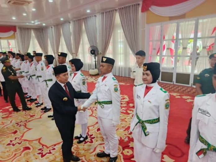 72_anggota_paskibraka_sumut_dikukuhkan_siap_bertugas_di_peringatan_kemerdekaan_ri