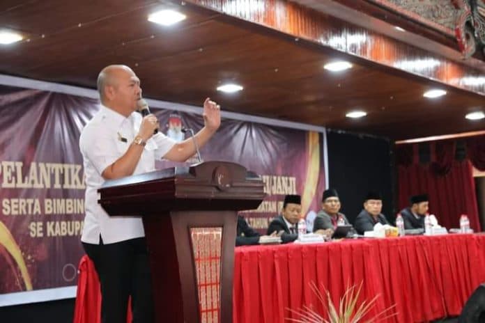 75_anggota_ppk_taput_dilantik_bupati_ingatkan_untuk_bekerja_profesional