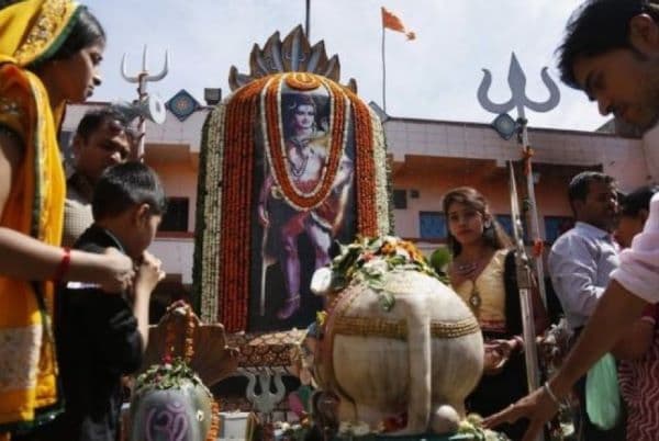 7_orang_tewas_dalam_tragedi_kuil_di_bihar_india