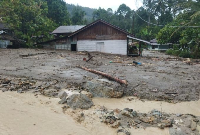7_rumah_warga_di_taput_rusak_diterjang_banjir