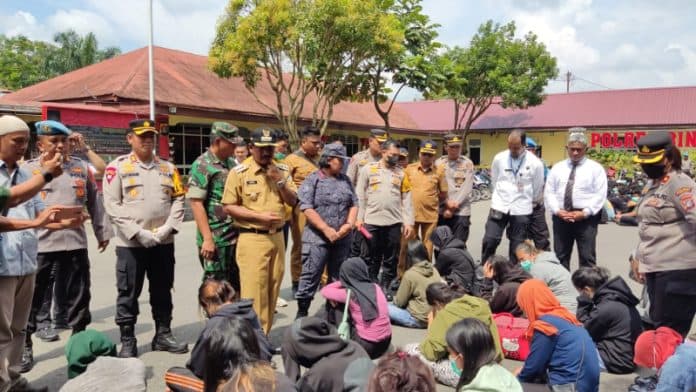 81_orang_diamankan_dari_hotel_melati_di_binjai_1_hamil