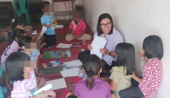 8_anak_korban_pelecehan_seksual_di_silou_kahean_kembali_ceria_berkat_kehadiran_psikolog