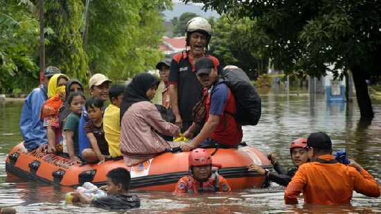8_kecamatan_di_makassar_direndam_banjir_2929_warga_mengungsi