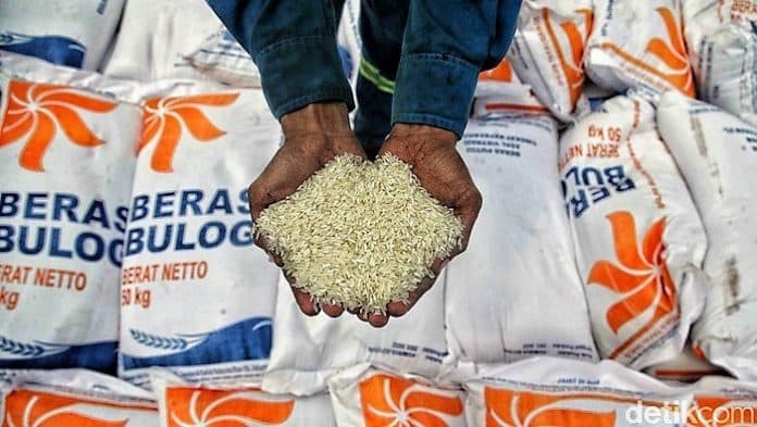 926_ribu_kpm_di_sumut_terima_bantuan_beras_pemerintah_cek_rinciannya