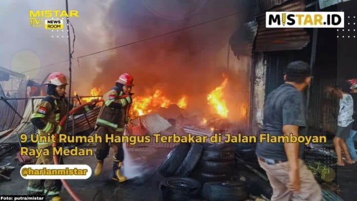 9_unit_rumah_hangus_terbakar_di_jalan_flamboyan_raya_medan