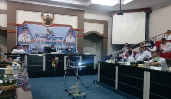 abaikan_protokol_kesehatan_40_pelaku_usaha_di_pekanbaru_ditegur