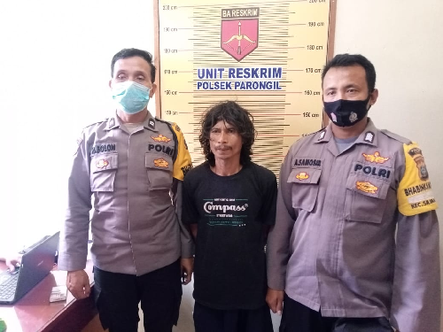 abang_penikam_adik_kandung_7_liang_di_dairi_ditangkap_polisi