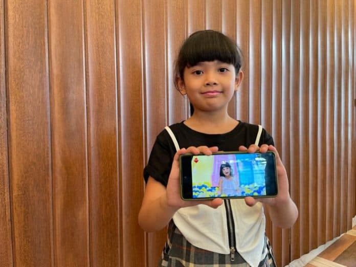 abigail_juntak_asal_medan_luncurkan_lagu_dengar_ceritaku_guna_memotivasi_sebayanya