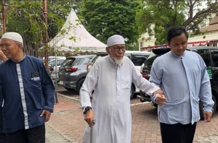 abu_bakar_baasyir_layangkan_surat_ingin_bertemu_3_pasangan_capres_dan_cawapres