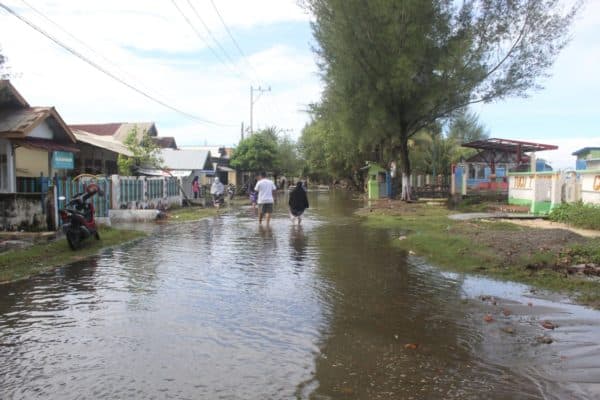 aceh_barat_dilanda_banjir_rob_ratusan_rumah_rusak
