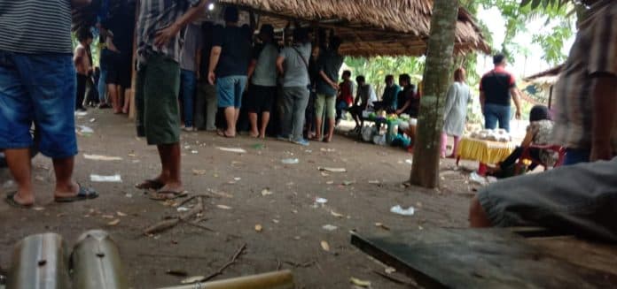 ada_lapak_judi_dadu_putar_di_dekat_mapolsek_talun_kenas_mana_nih_polisi