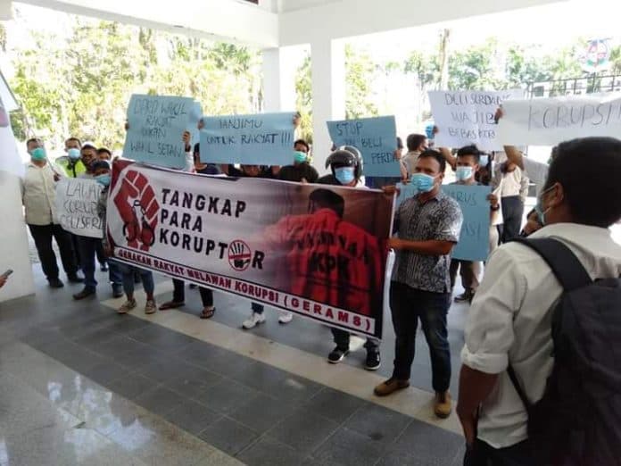 add_dipakai_bangun_rumah_warga_gerams_kita_bantu_kepolisian_ungkap_dugaan_korupsi_kades_simempar