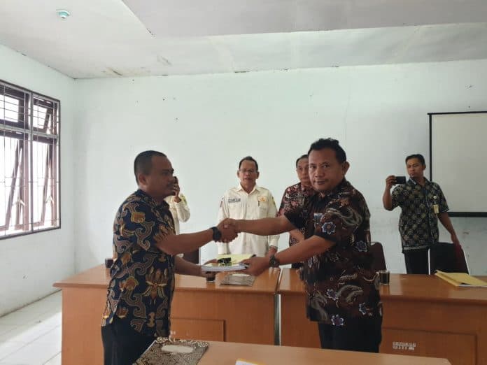 adei_johan_banurea_jabat_plt_kadis_ketahanan_pangan_dan_pertanian_pakpak_bharat