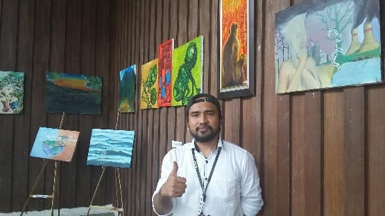 adi_damanik_bicara_kerusakan_lingkungan_melalui_seni_lukis