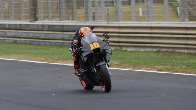 adik_valentino_rossi_dikontrak_honda_hingga_2025