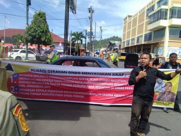 ago_tabagsel_soroti_proyek_lampu_hias_jembatan_senilai_rp935_juta_di_padangsidimpuan