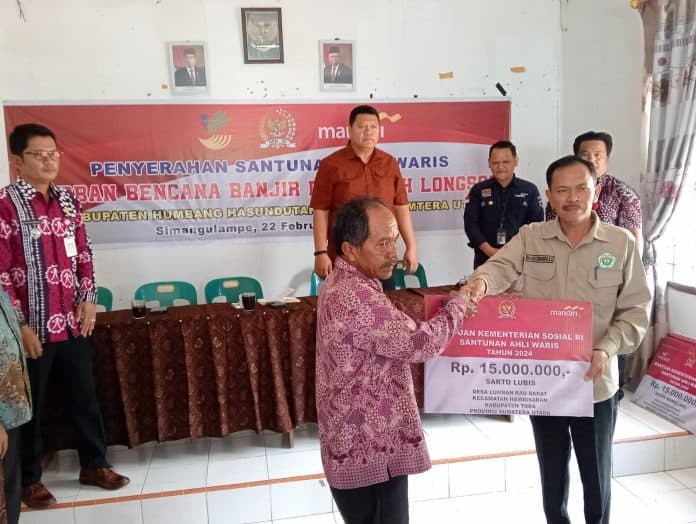 ahli_waris_korban_banjir_bandang_simangulampe_dapat_santunan_kemensos_ri