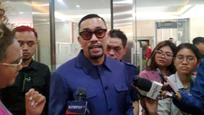 ahmad_sahroni_batal_laporkan_sby_usai_dijapri_anies_dan_dilarang_surya_paloh