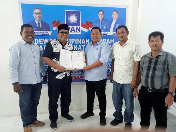 ahmad_yazid_harahap_mendaftar_sebagai_balon_wakil_bupati_paluta_ke_dpd_pan