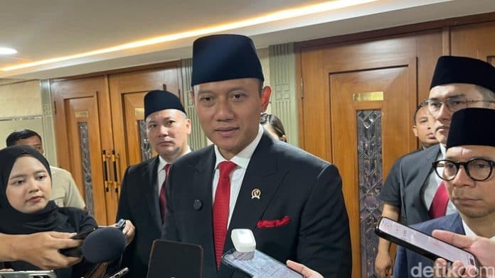 ahy_janji_turunkan_harga_tiket_pesawat_dalam_1_2_minggu