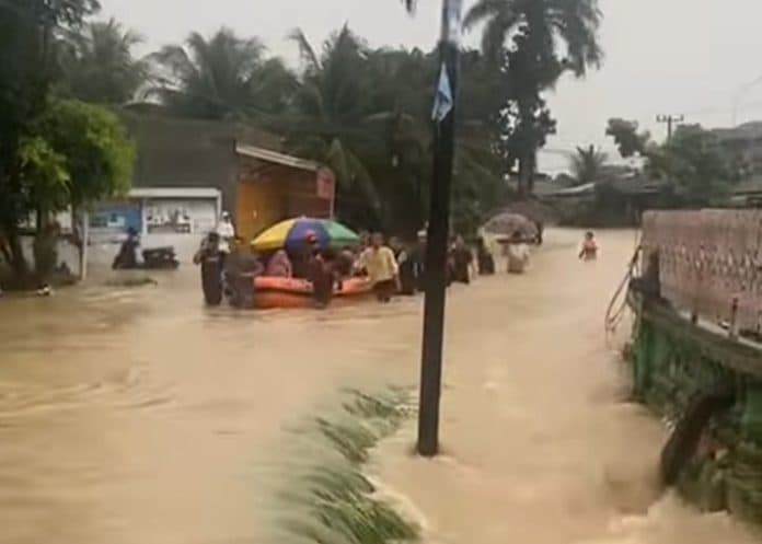 air_sungai_yang_meluap_rendam_perkantoran_dan_ribuan_rumah_di_binjai