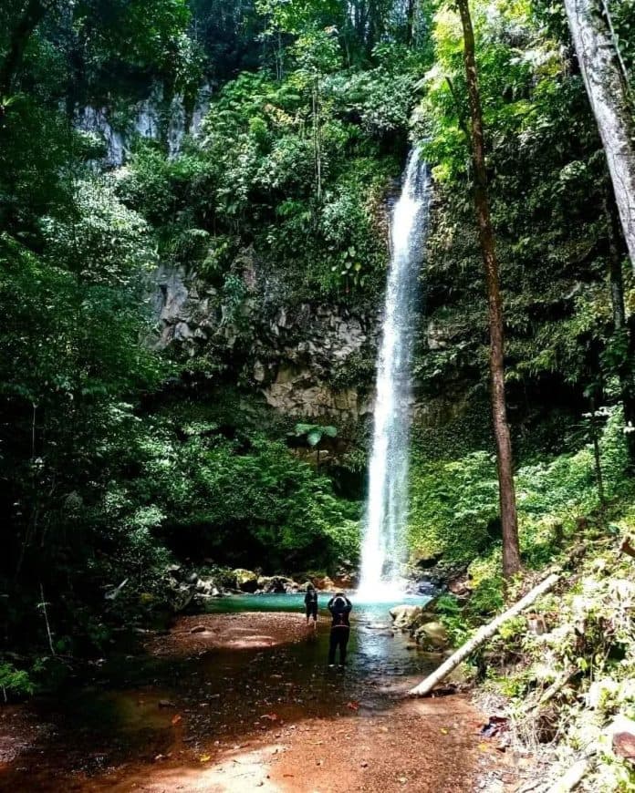 air_terjun_lae_pinang_masuk_nominasi_anugerah_pesona_indonesia_api_awards_2023_kategori_surga_tersembunyi