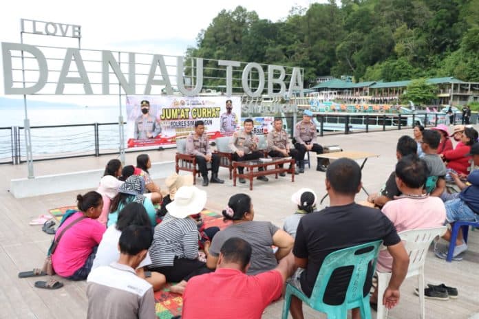 ajak_masyarakat_parapat_bebenah_kapolres_simalungun_gelar_jumat_curhat
