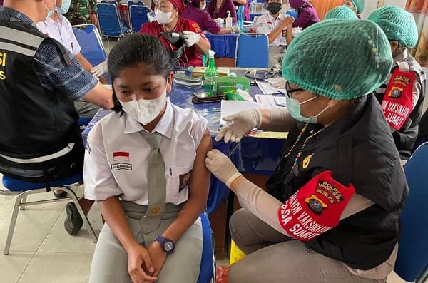 akabri_90_gelar_vaksinasi_kapolres_taput_langkah_senior_ini_dukung_program_pemerintah