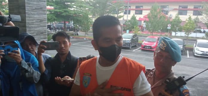 akbp_ah_menangis_mengingat_dua_anaknya_masih_balita